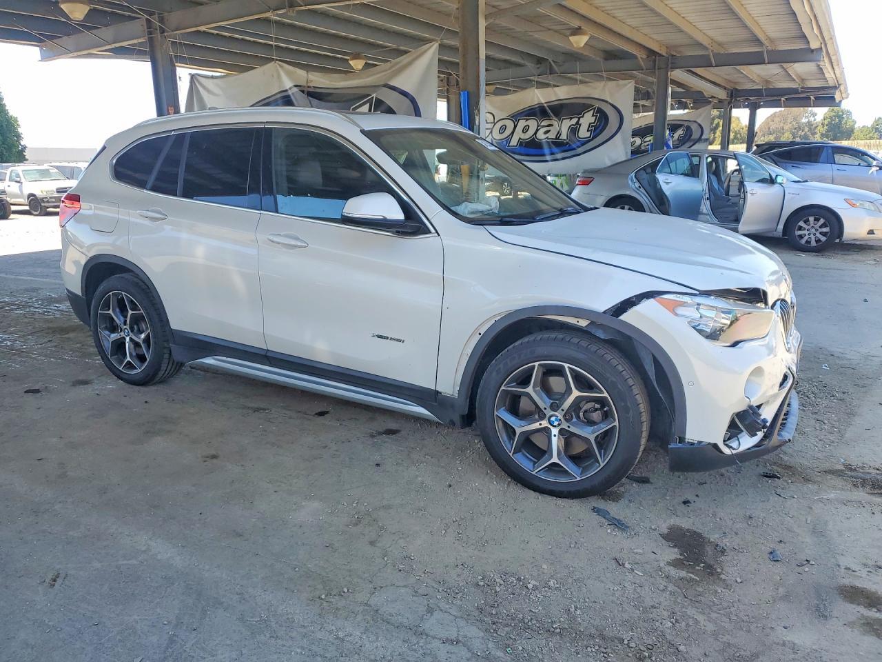 2016 BMW X1 xDrive28I - Фото 4