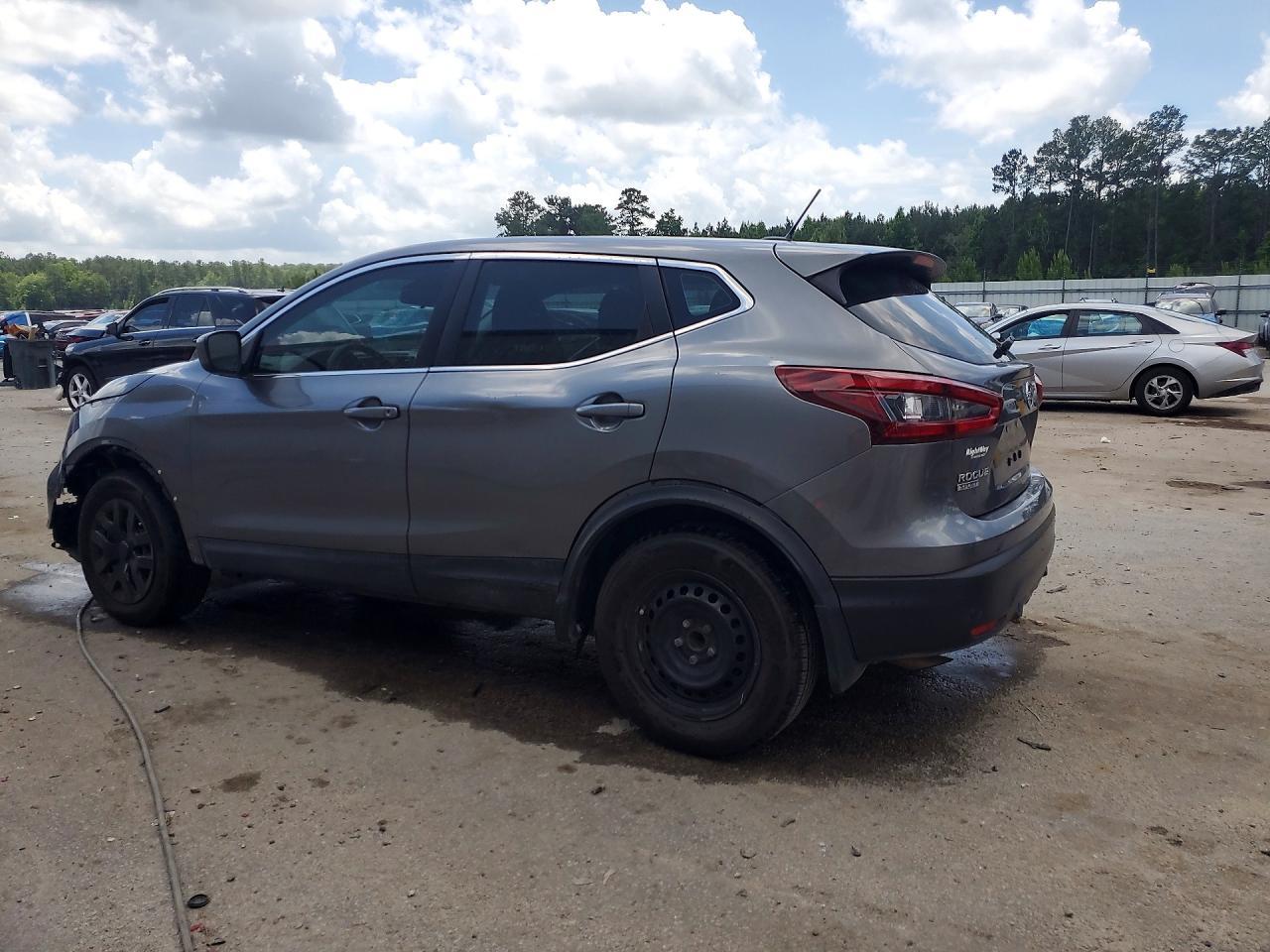 2020 Nissan Rogue Sport S - Image 2