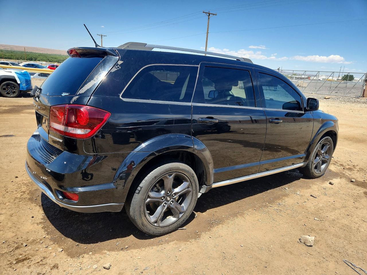 2018 Dodge Journey Crossroad - Image 3