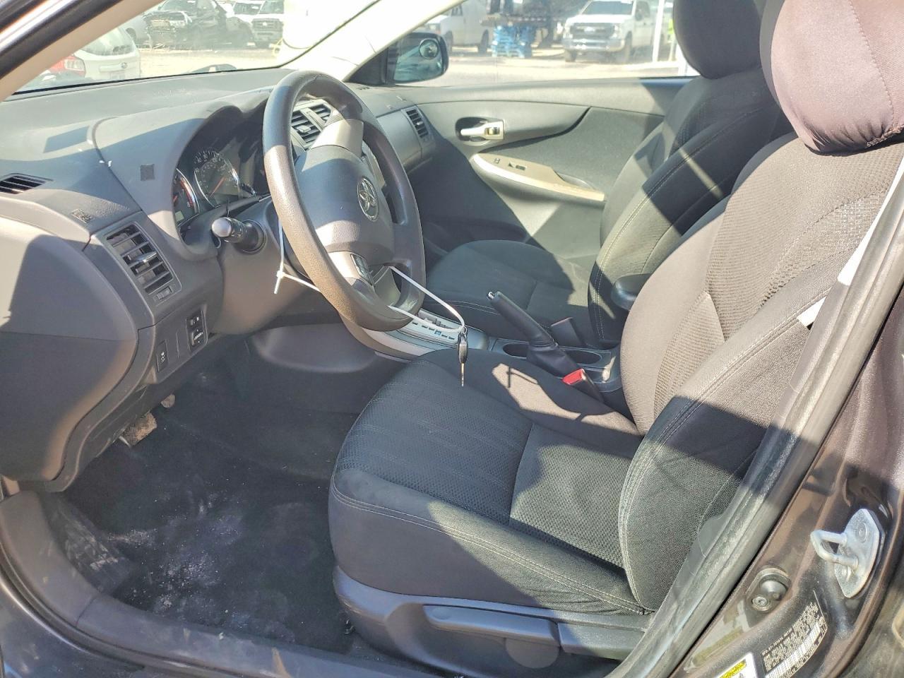 2012 Toyota Corolla L - Фото 7