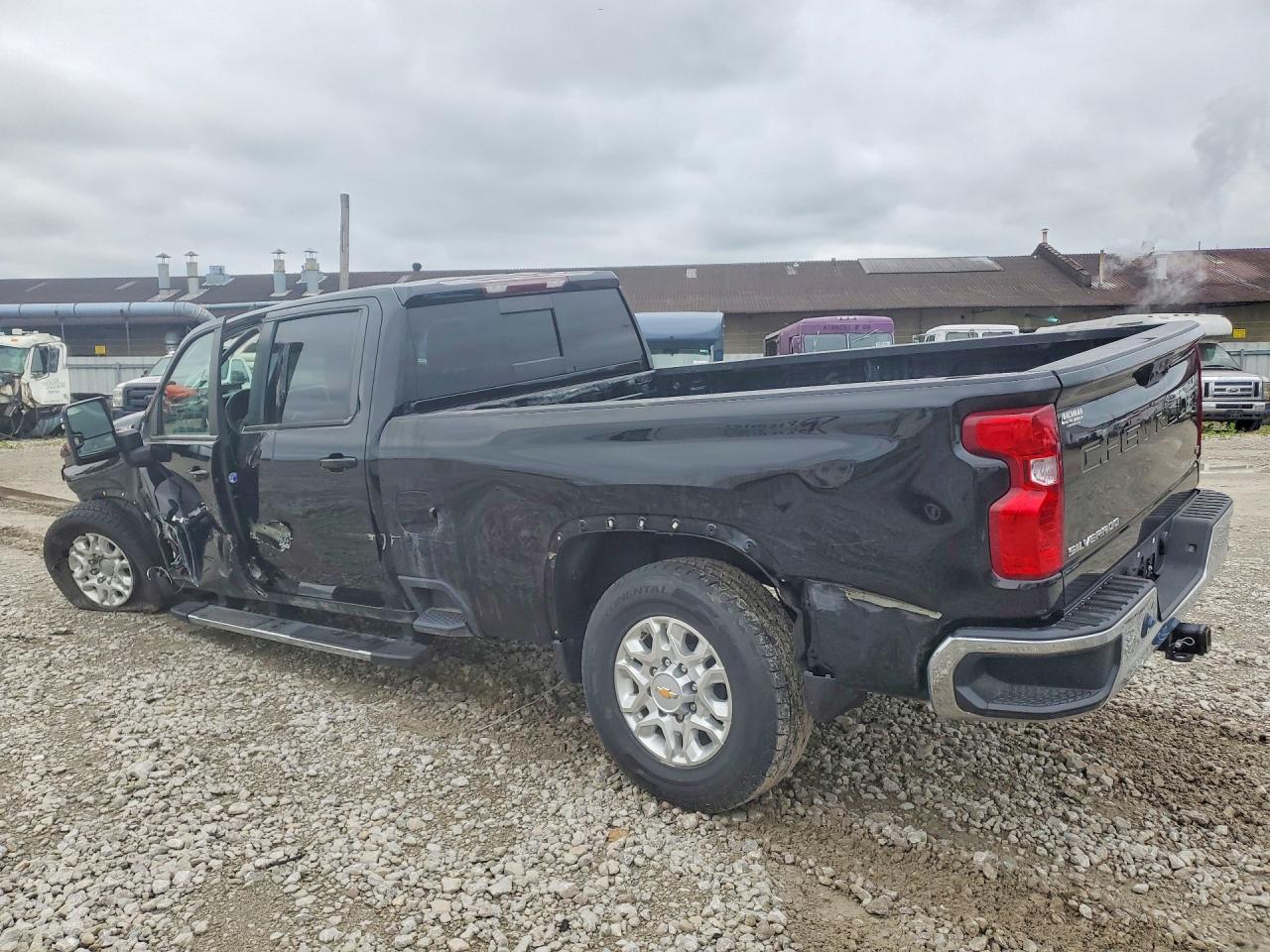 2022 Chevrolet Silverado K3500 Lt - Image 2