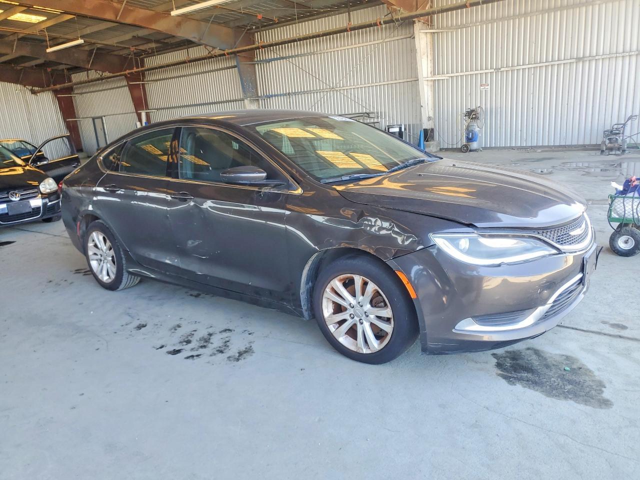 2015 Chrysler 200 Limited - Фото 4