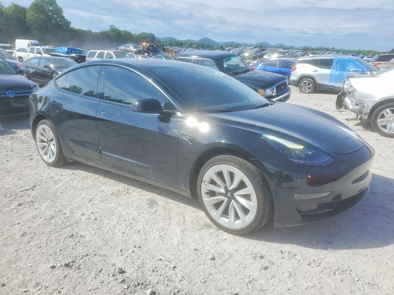 2022 Tesla Model 3 - Фото 4
