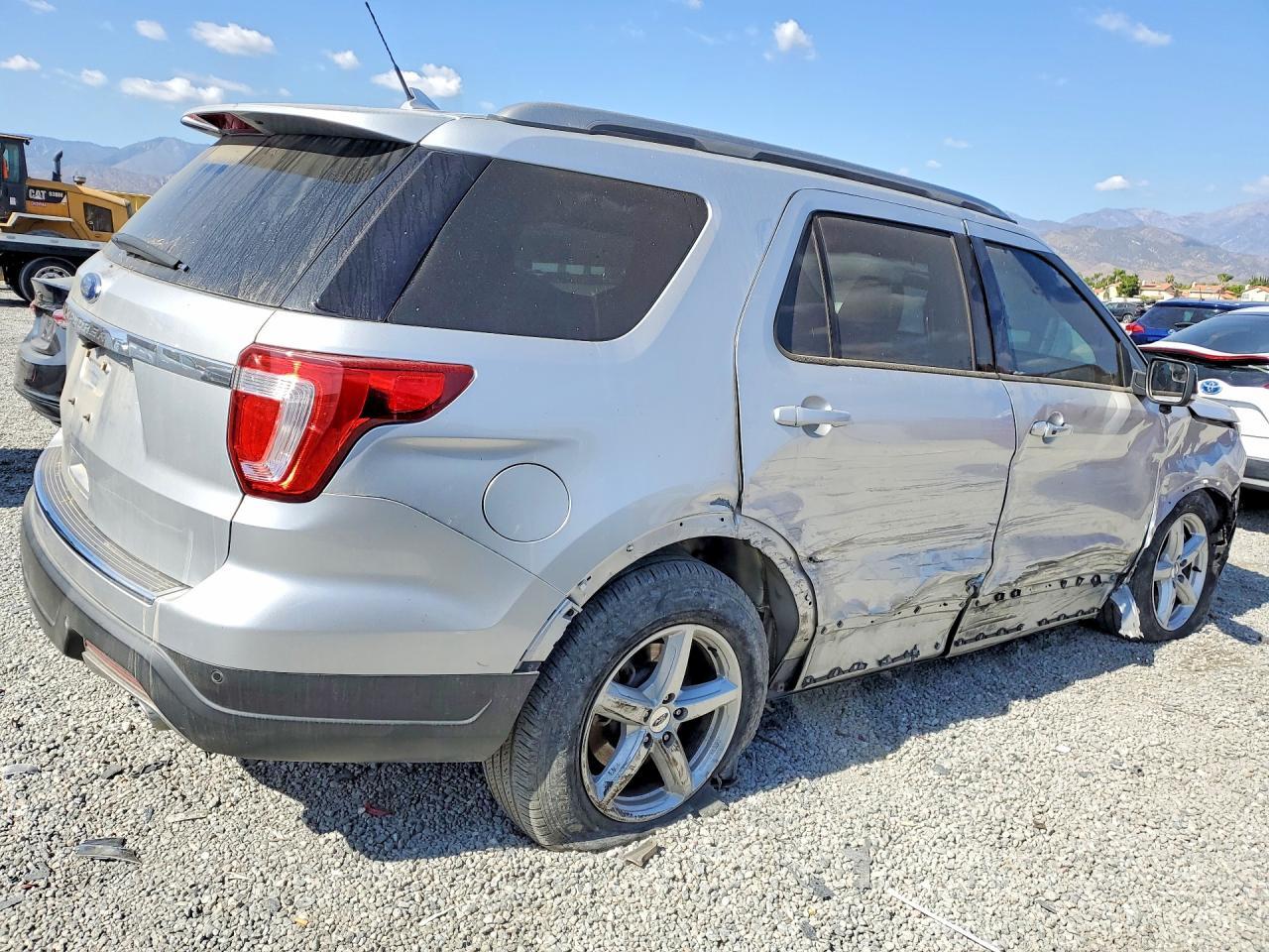 2018 Ford Explorer Xlt - Фото 3