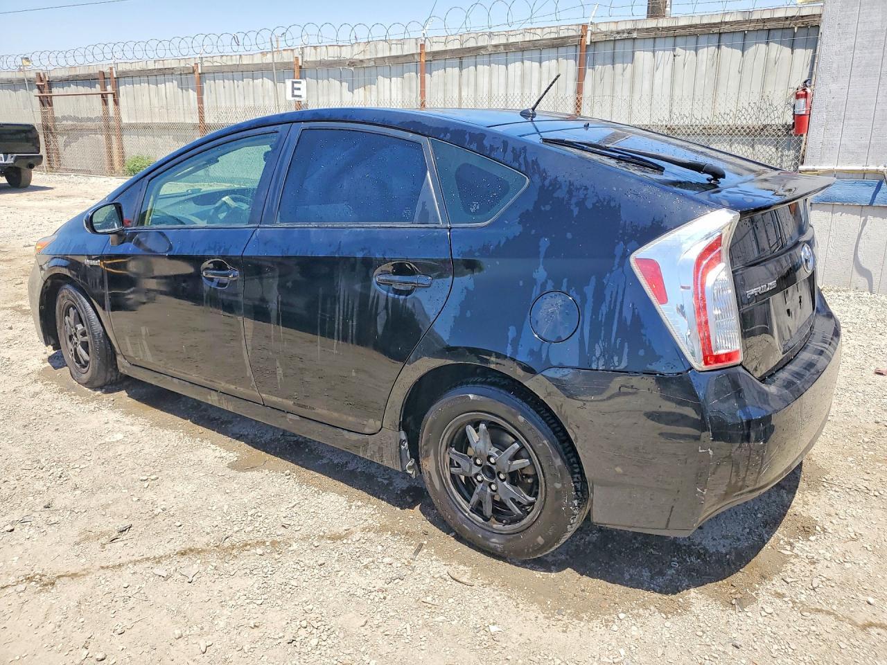 2014 Toyota Prius Two - Фото 2