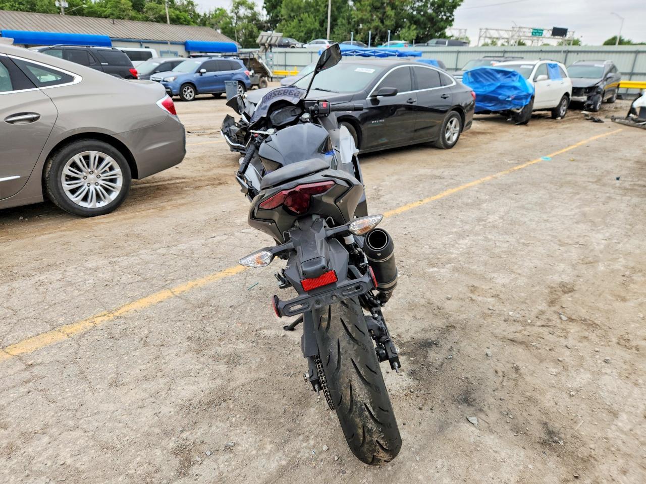 2025 Kawasaki Ex500 - Фото 4