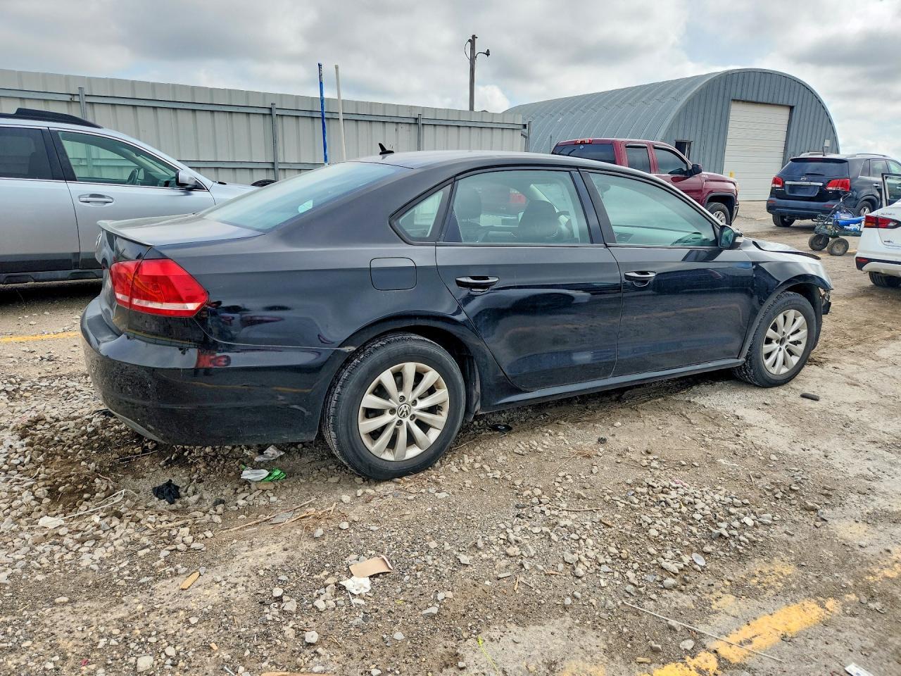 2013 Volkswagen Passat S - Фото 3