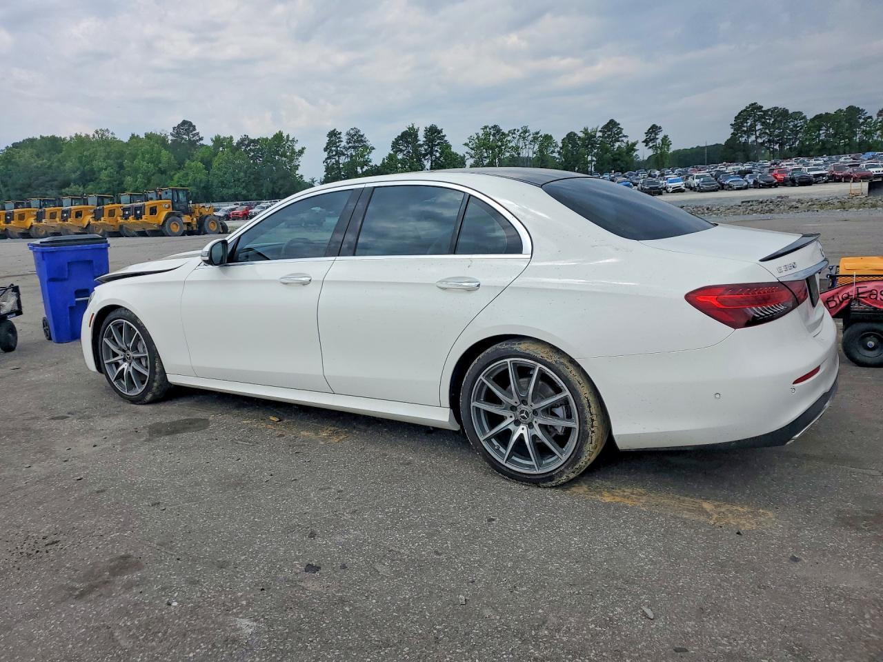 2022 Mercedes-Benz E 350 - Фото 2