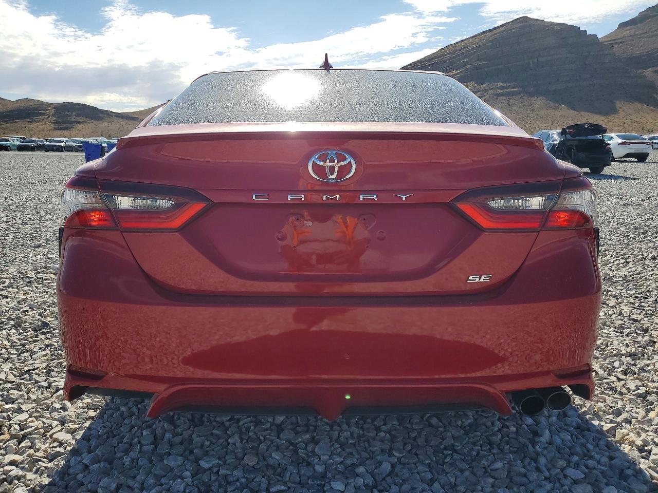 2022 Toyota Camry Se - Image 6