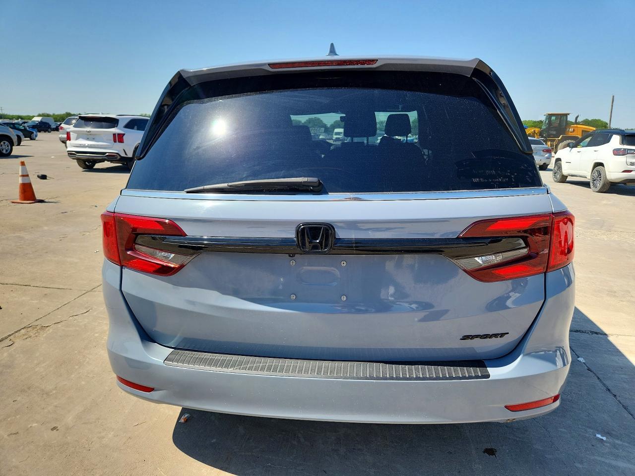 2024 Honda Odyssey Sport - Image 6
