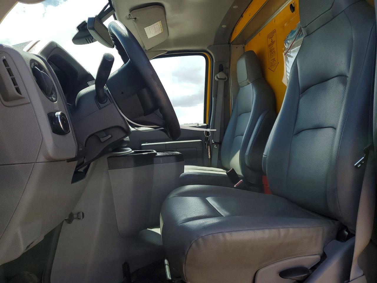 2022 Ford E-350 Box Truck ** R & D * Pri Fleet ** - Фото 7