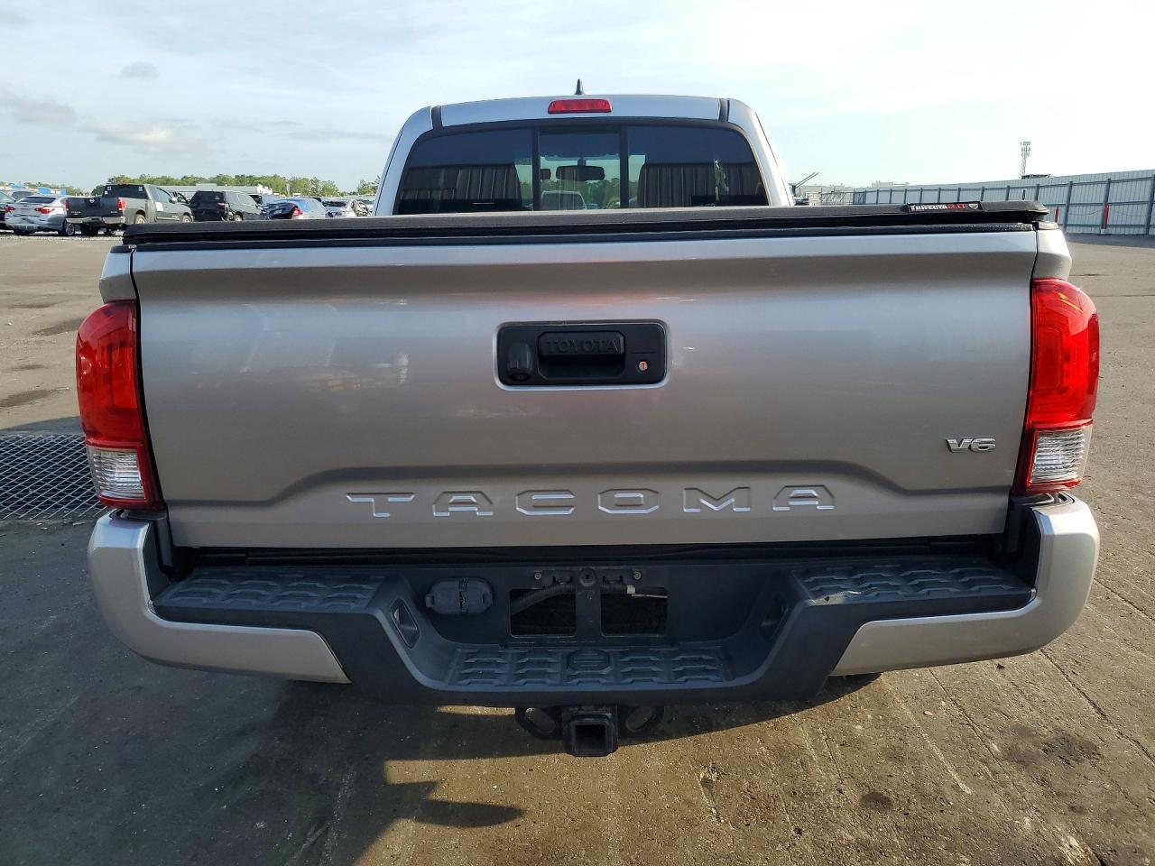 2017 Toyota Tacoma Trd Sport - Image 6