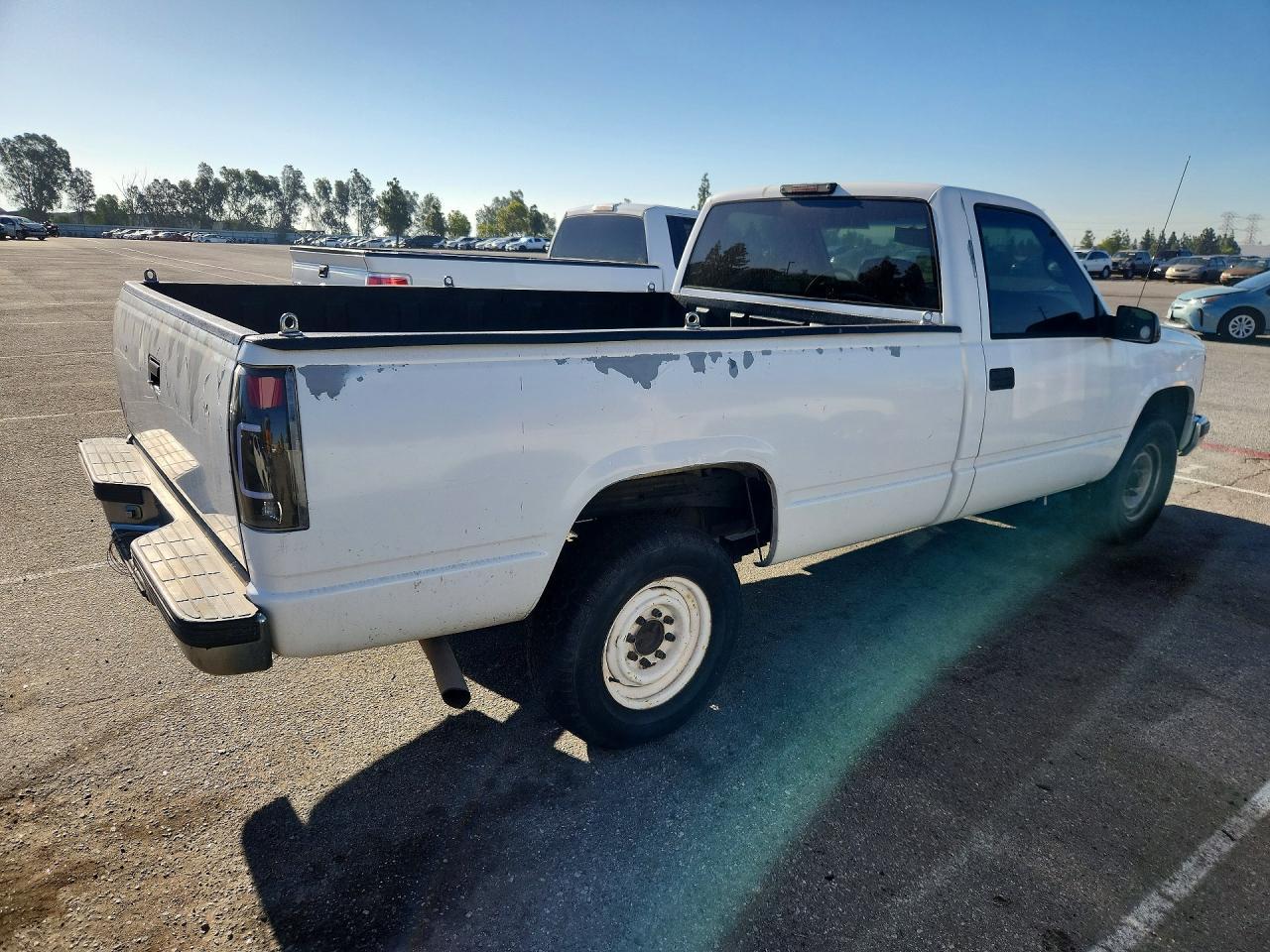 2000 Chevrolet Gmt-400 C2500 - Image 3