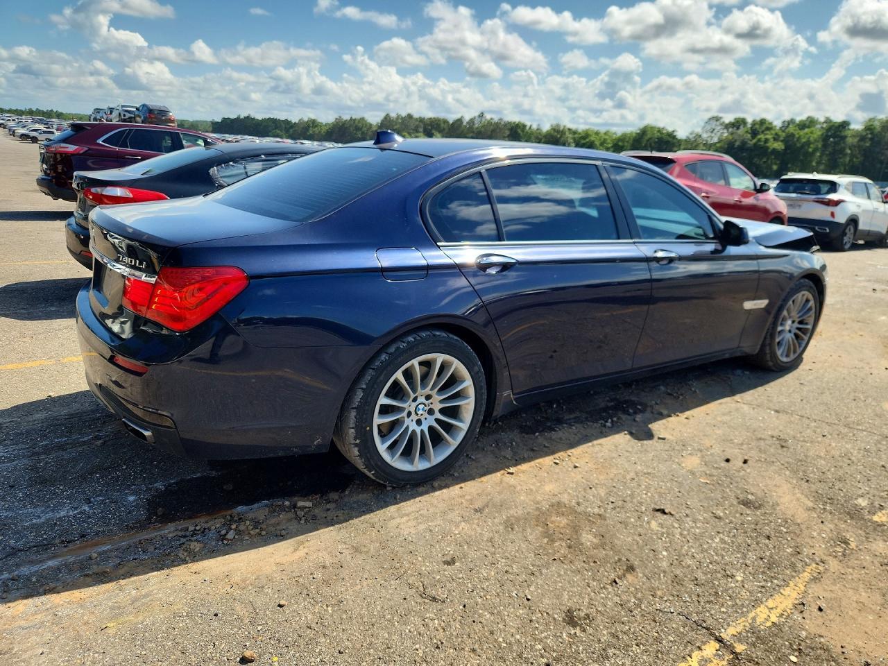 2011 BMW 740 Li - Image 3