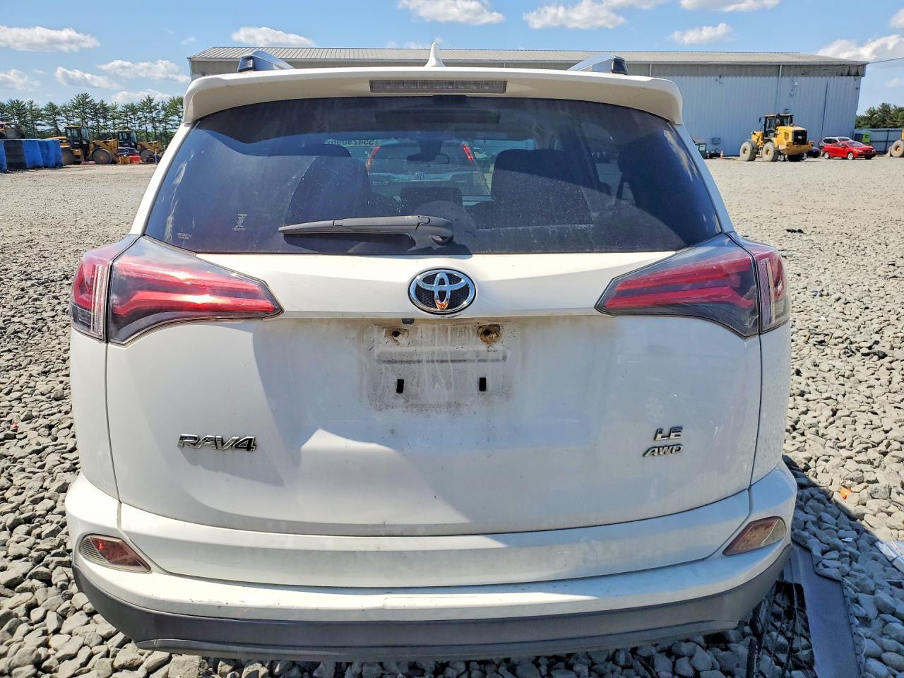 2017 Toyota Rav4 Le - Image 6