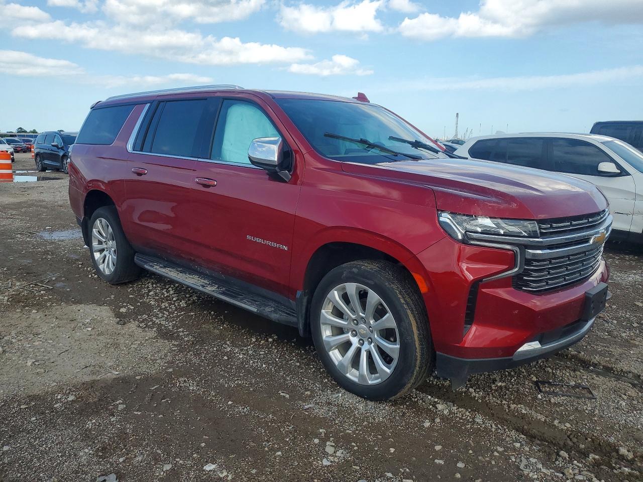 2023 Chevrolet Suburban K1500 Premier - Image 4