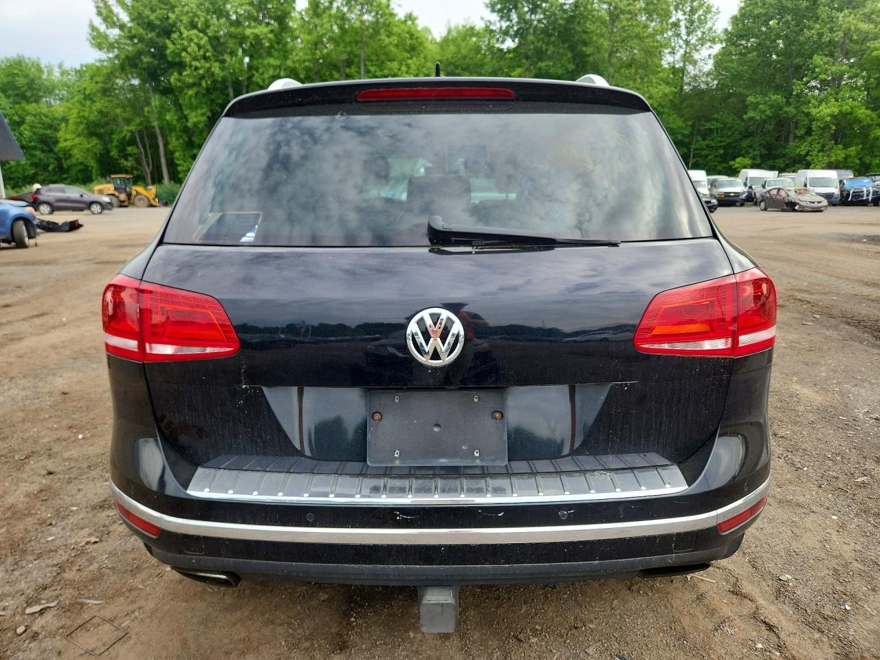 2017 Volkswagen Touareg Wolfsburg - Image 6