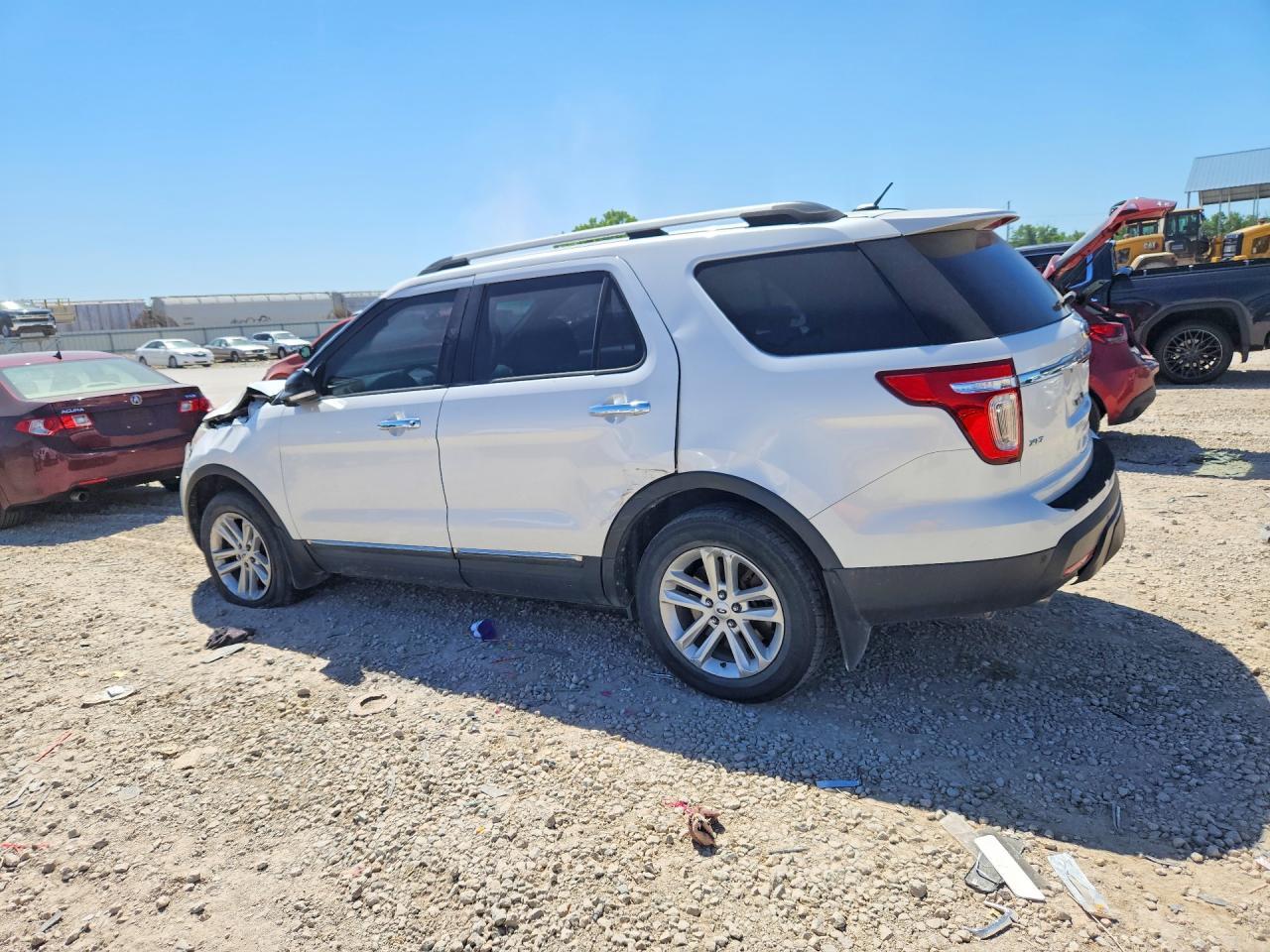 2015 Ford Explorer Xlt - Фото 2