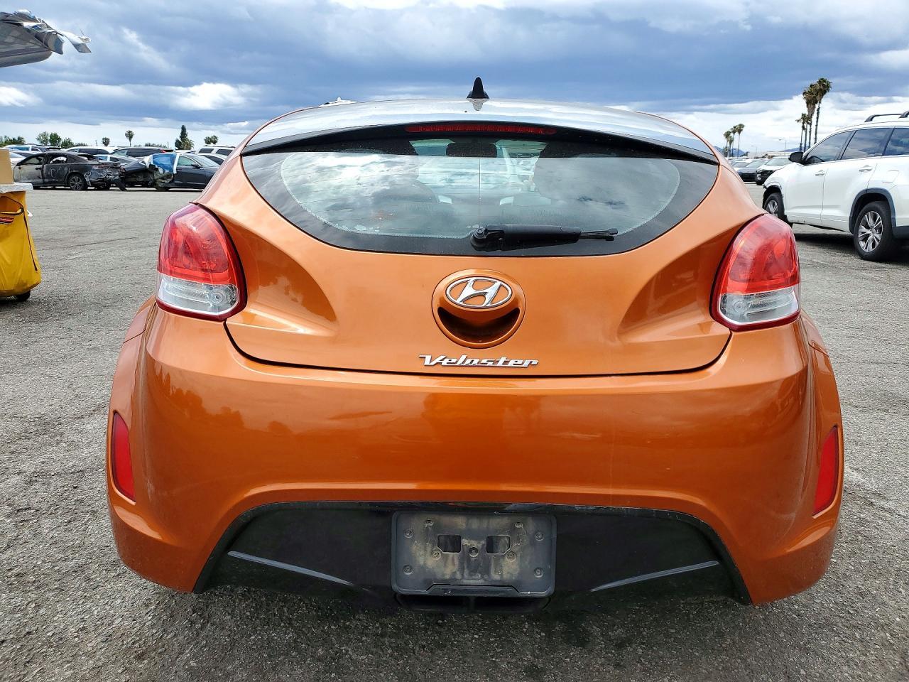 2013 Toyota Veloster Base - Фото 6