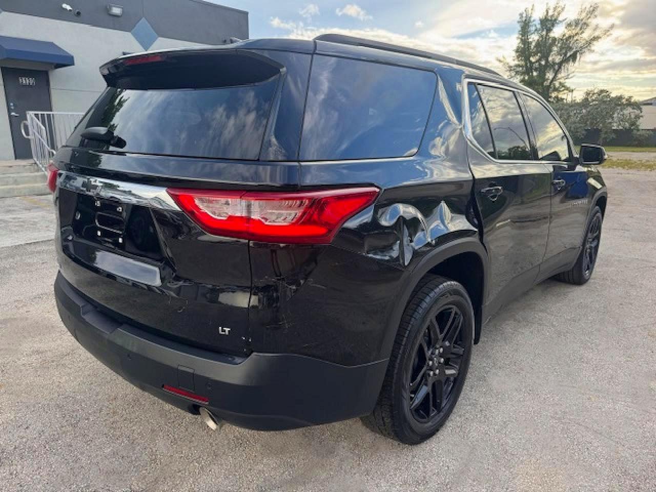 2021 Chevrolet Traverse Lt - Image 3