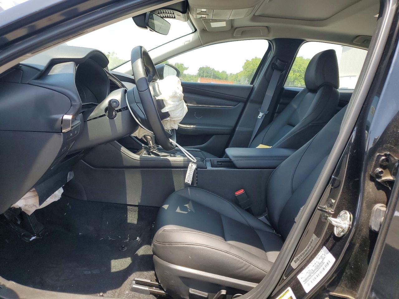 2025 Mazda 3 Preferred - Image 7