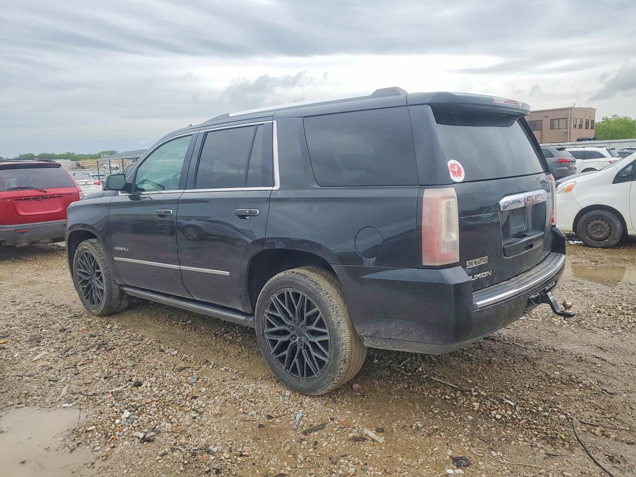 2015 GMC Yukon Denali - Фото 2