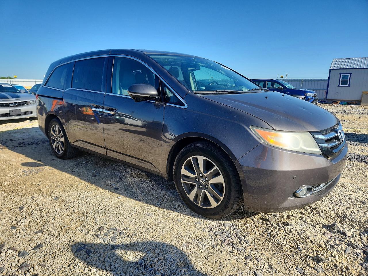2016 Honda Odyssey Touring - Image 4