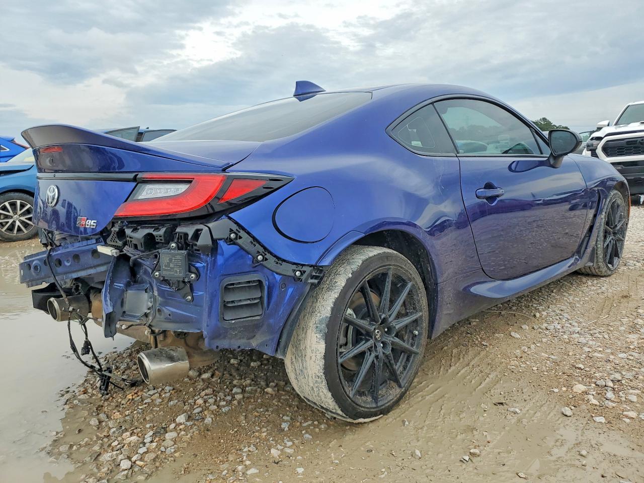 2025 Toyota Gr 86 Premium - Image 3