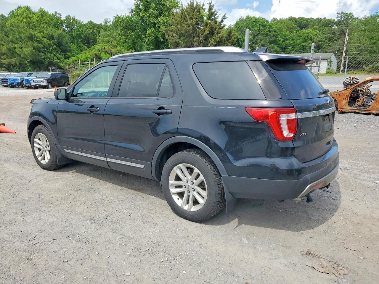 2016 Ford Explorer Xlt - Фото 2