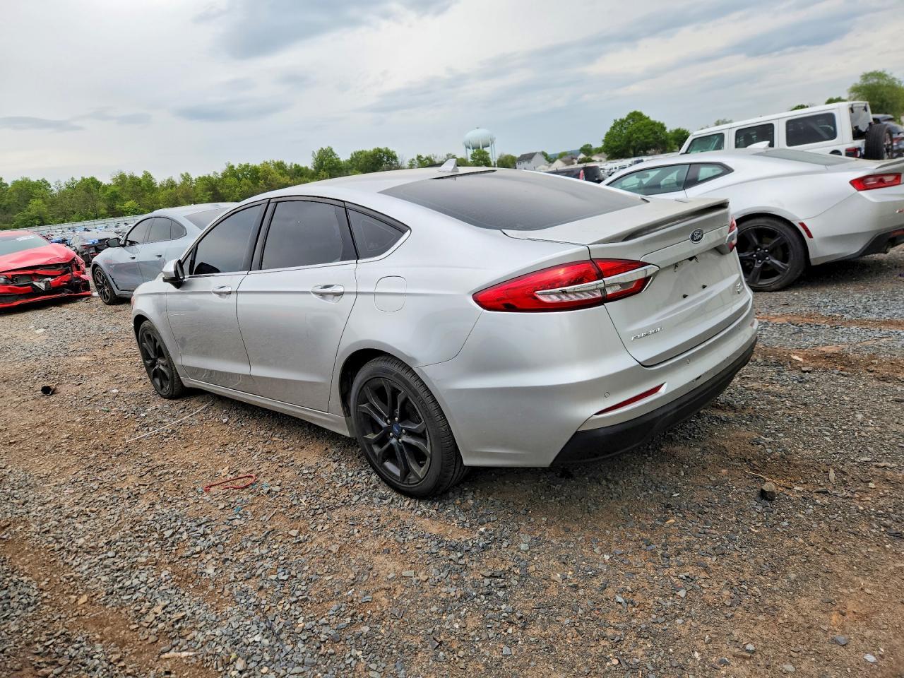 2019 Ford Fusion Se - Image 2