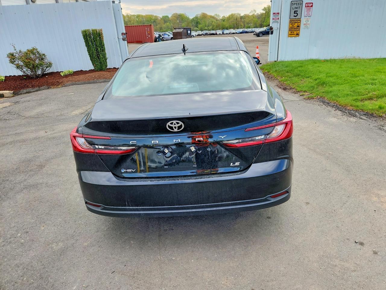 2025 Toyota Camry Le - Фото 6