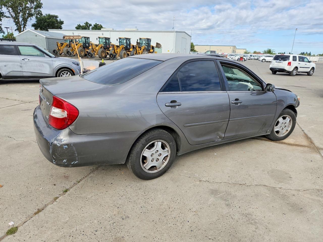2002 Toyota Camry Le V6 - Image 3
