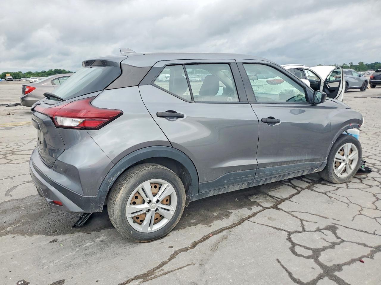 2022 Nissan Kicks S - Фото 3