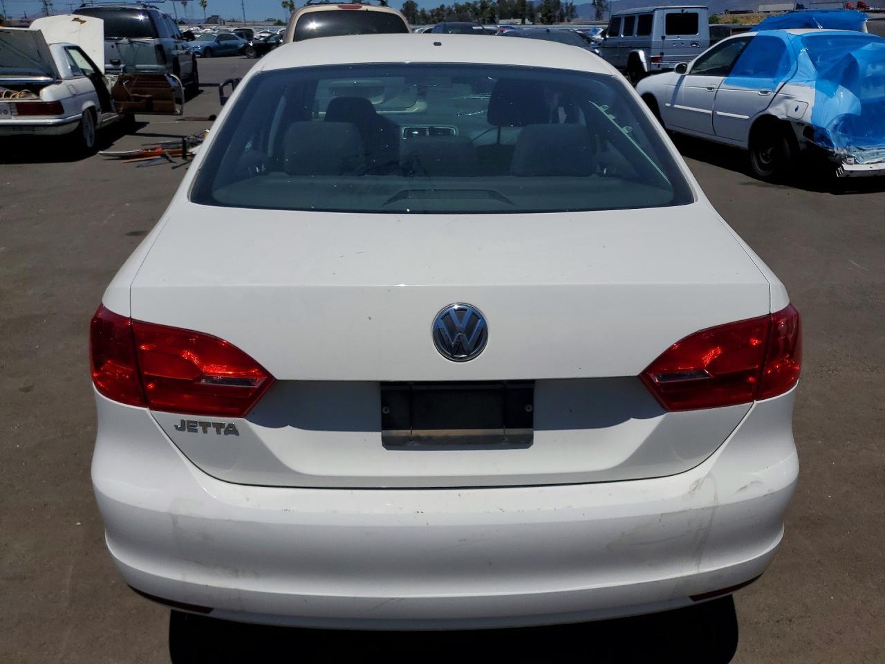 2011 Volkswagen Jetta Base - Image 6