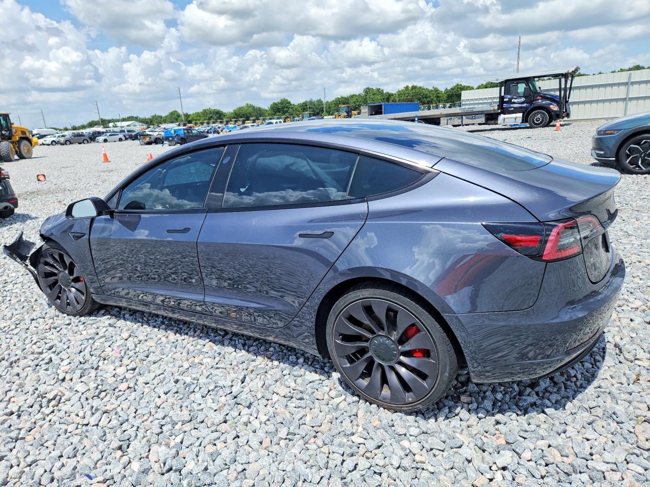 2021 Tesla Model 3 - Фото 2