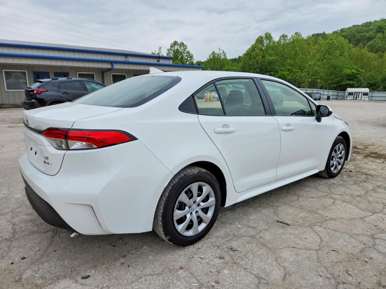 2026 Toyota Corolla Hybrid Le - Image 3