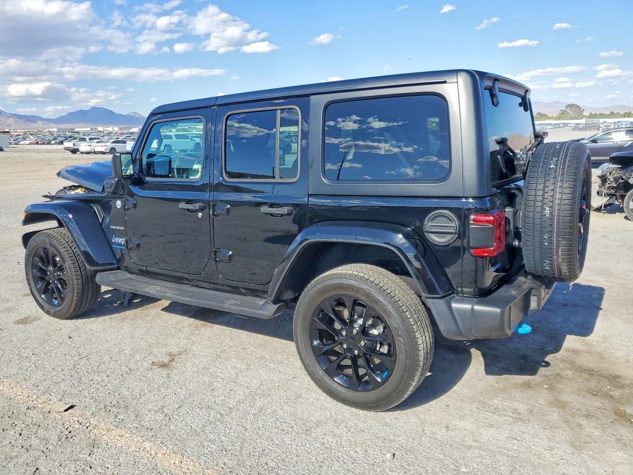 2023 Jeep Wrangler Sahara 4Xe - Фото 2