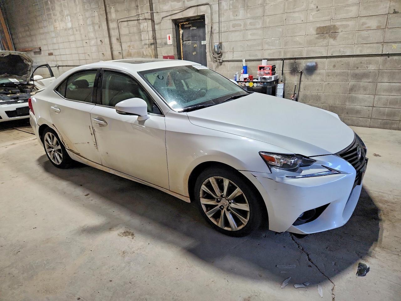2015 Lexus Is 250 - Image 4
