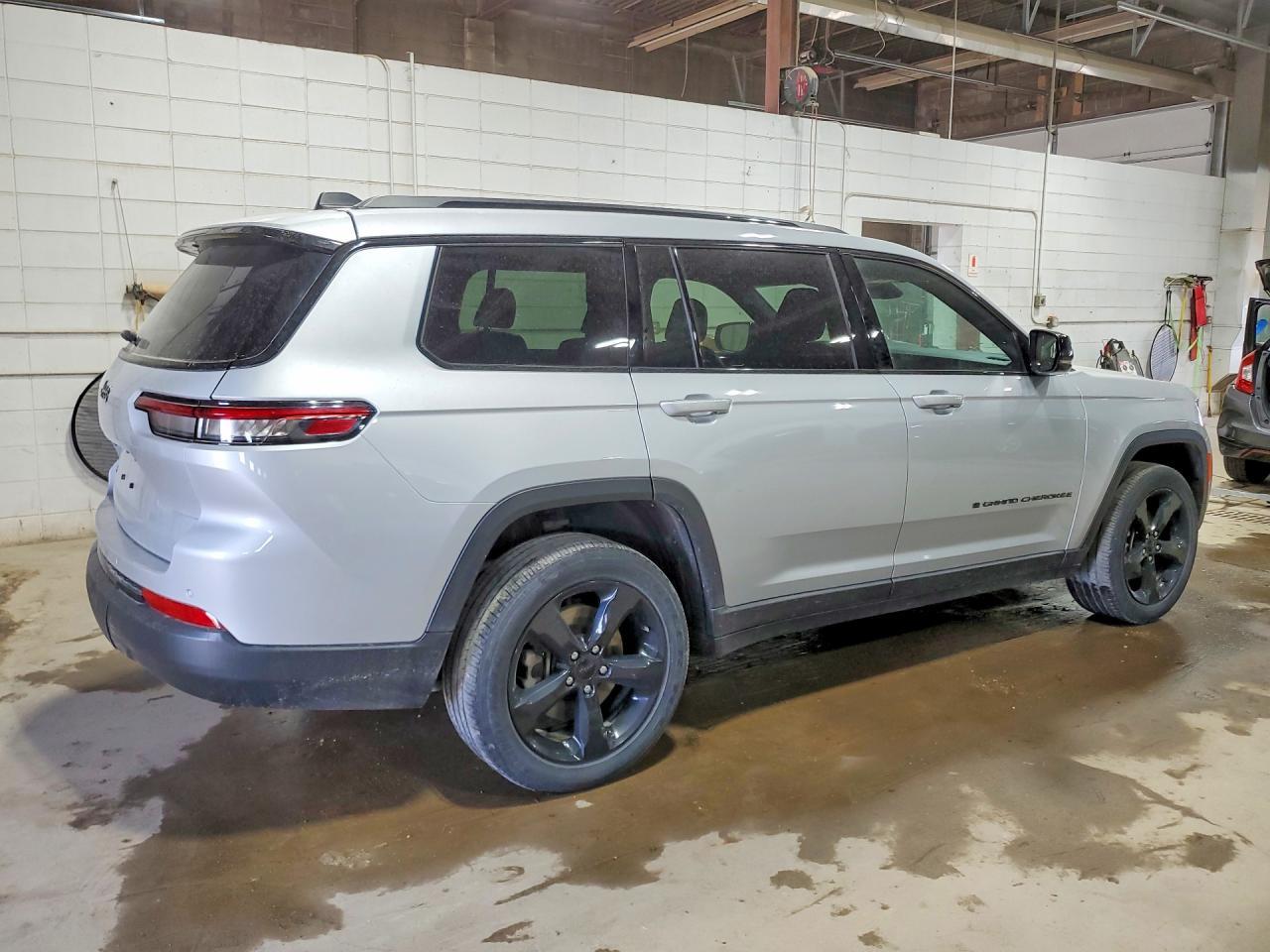 2021 Jeep Grand Cherokee L Laredo - Фото 3