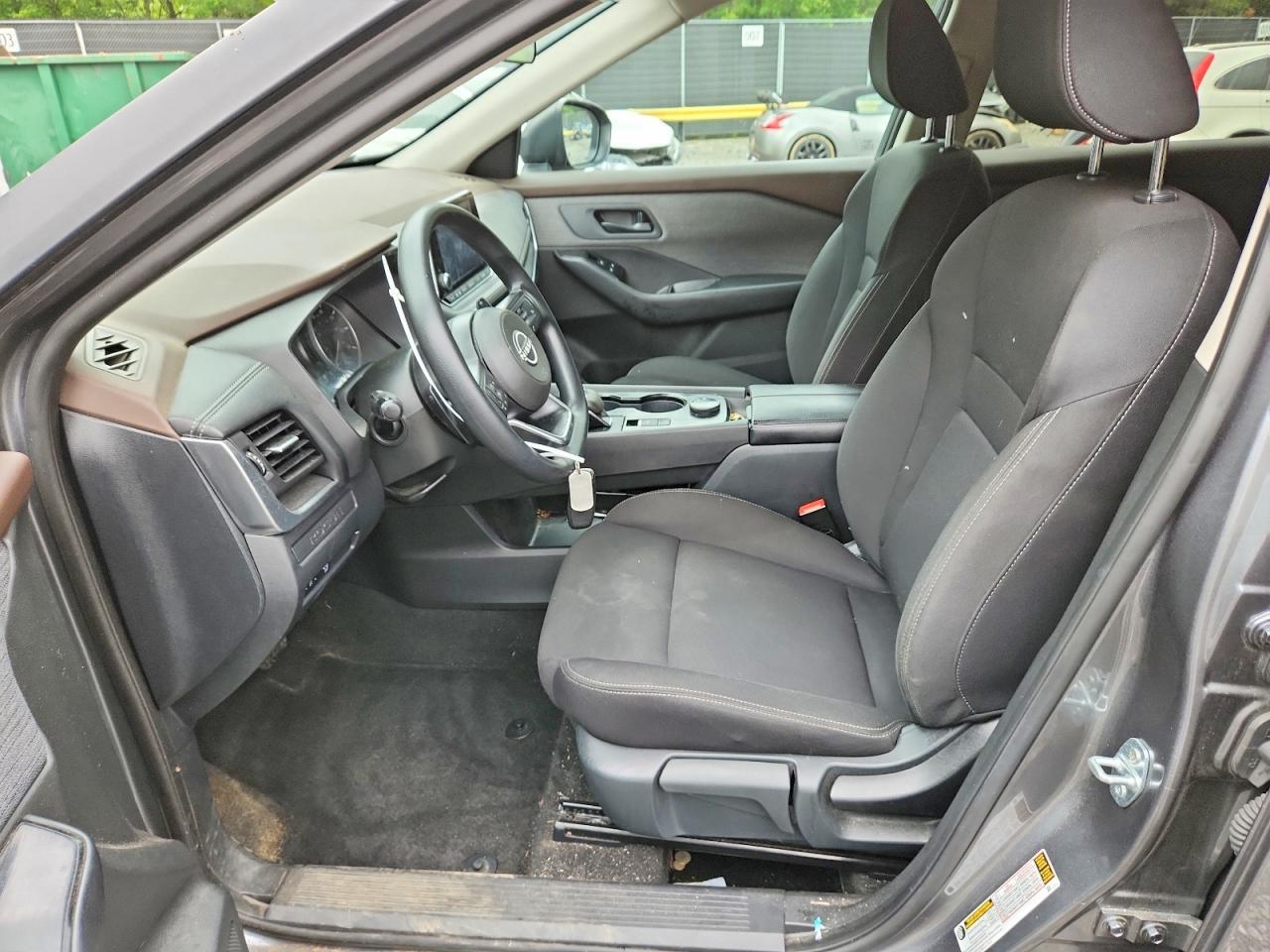 2023 Nissan Rogue S - Image 7