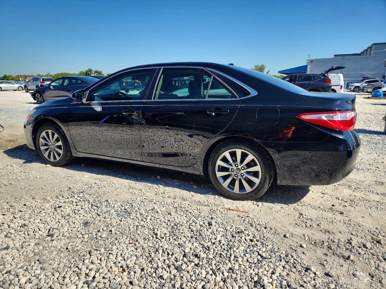 2016 Toyota Camry Xle - Фото 2
