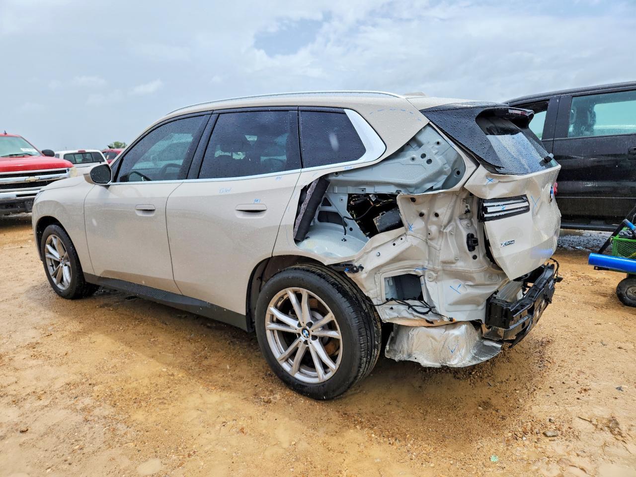 2025 BMW X3 30 xDrive - Image 2