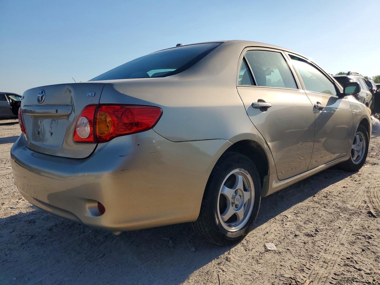 2009 Toyota Corolla Le - Фото 3