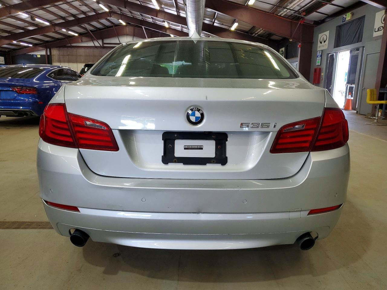 2011 BMW 535 Xi - Фото 6