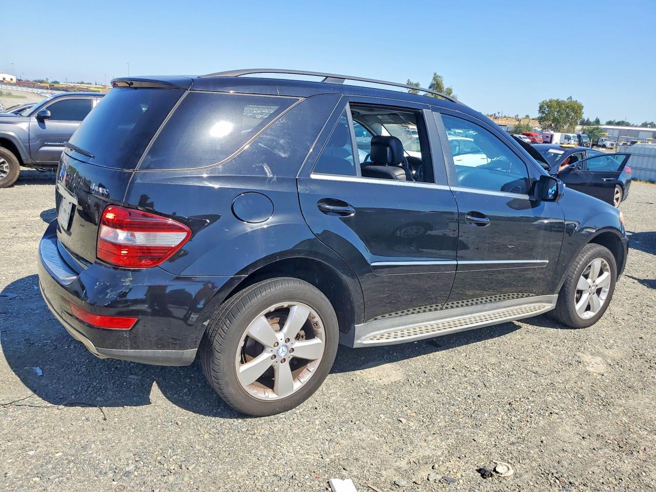 2010 Mercedes-Benz M-Class - Фото 3