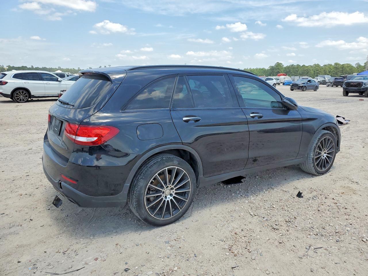 2016 Mercedes-Benz Glc 300 - Фото 3