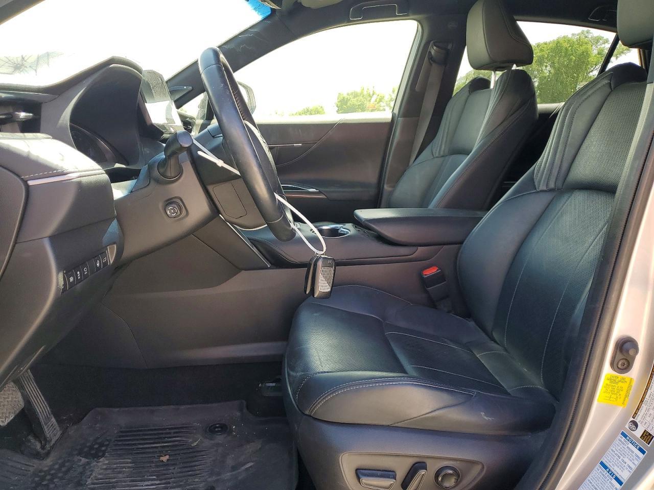 2021 Toyota Venza Limited - Image 7