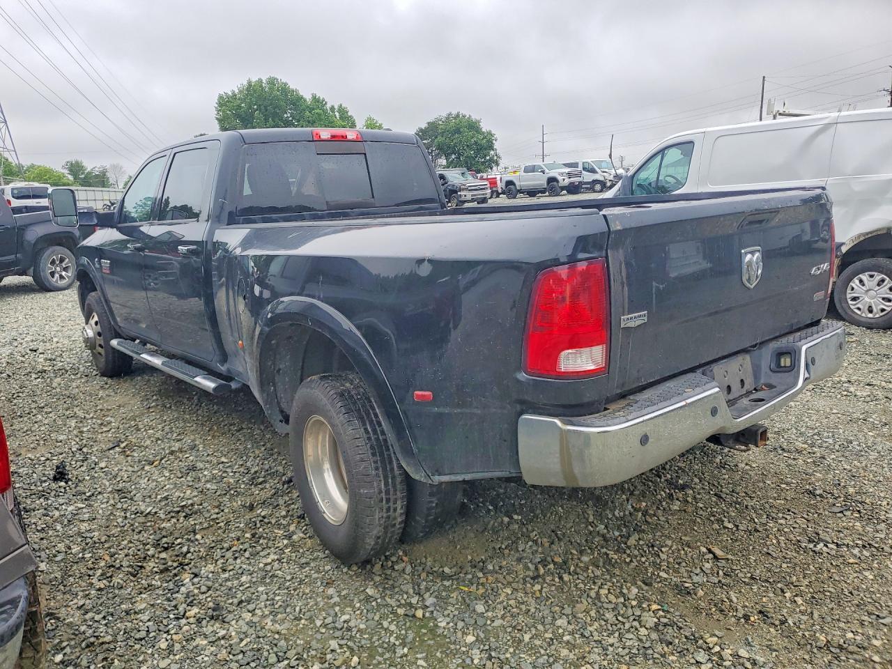 2012 Dodge Ram 3500 Laramie - Image 2