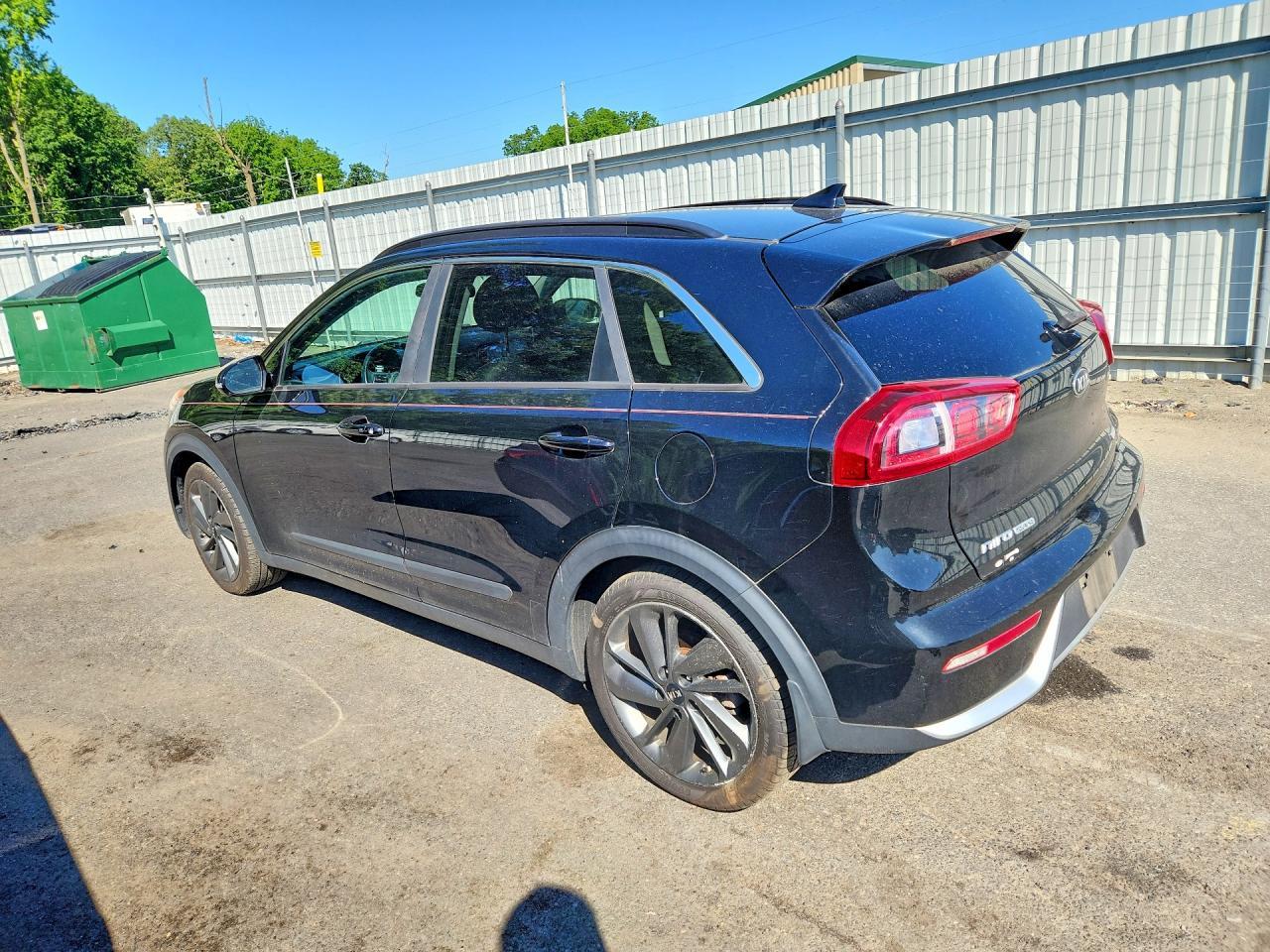 2017 Kia Niro Ex - Image 2