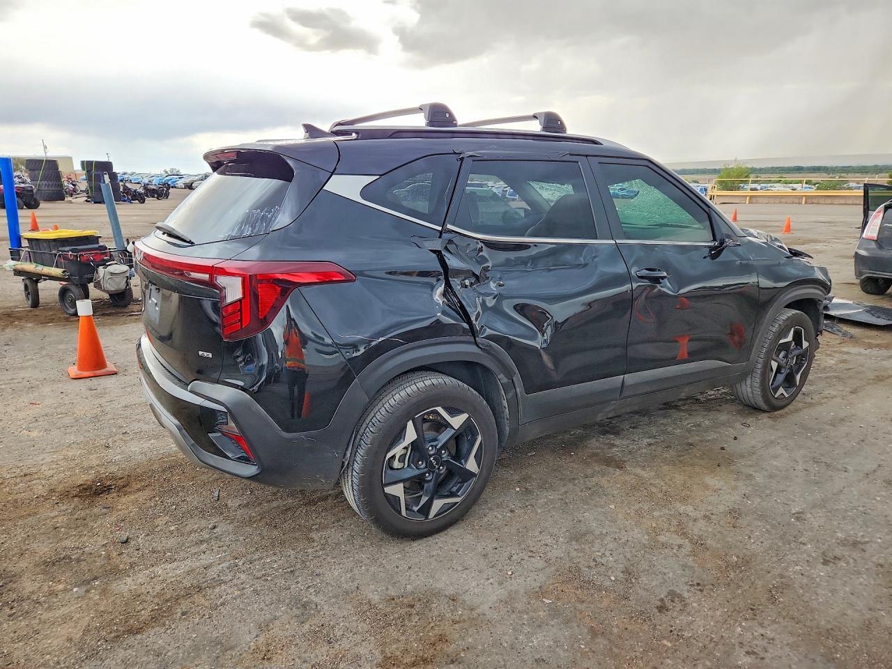 2024 Kia Seltos Ex - Image 3